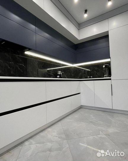 Большая стильная кухня под ваши размеры