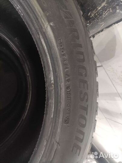 Bridgestone Blizzak DM-V2 275/50 R20 113R