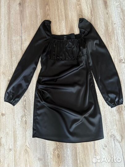 Атласное платье