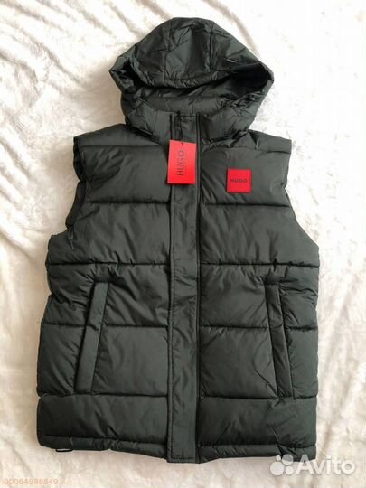 Костюм тройка (жилетка +костюм) Hugo Boss