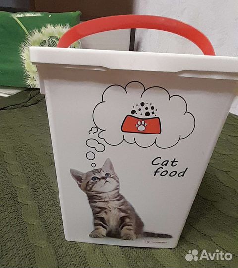 Контейнер для хранения кошачьего корма