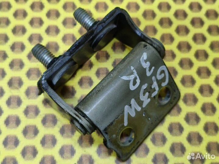 Петля крышки багажника правая Mitsubishi Outlander