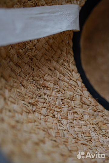 Шляпа женская соломенная