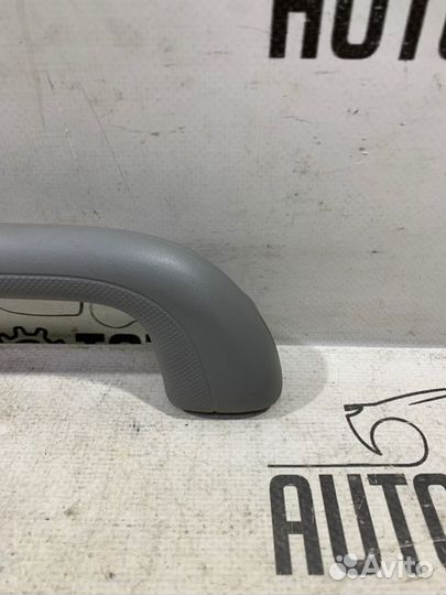 Ручка потолочная передняя правая Hyundai Solaris