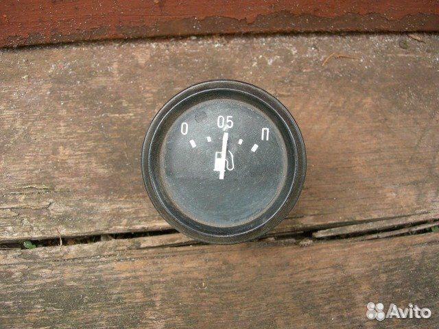 Указатель уровня топлива нива
