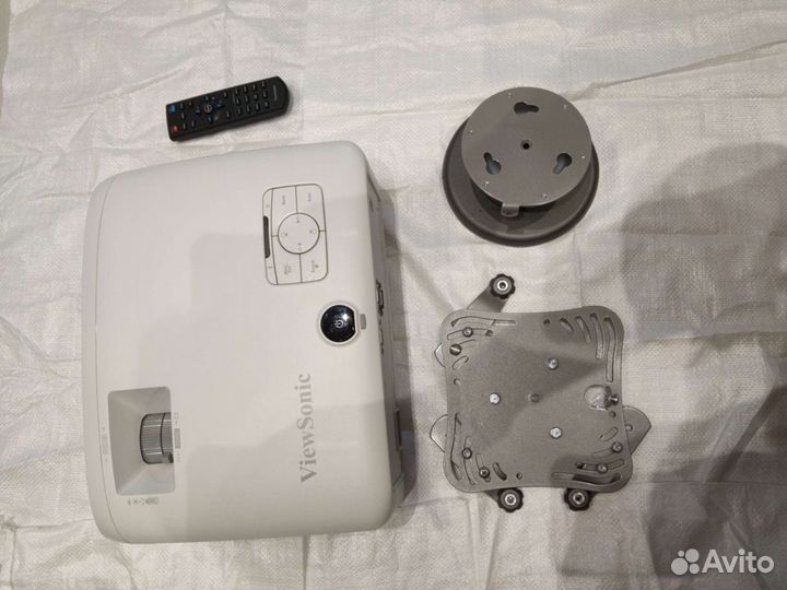 Проектор Viewsonic PX700HD