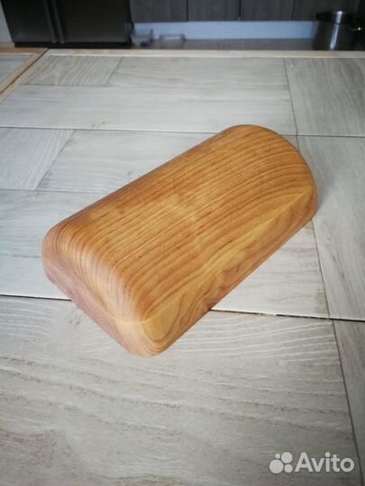 Подушка Ниши из Дерева