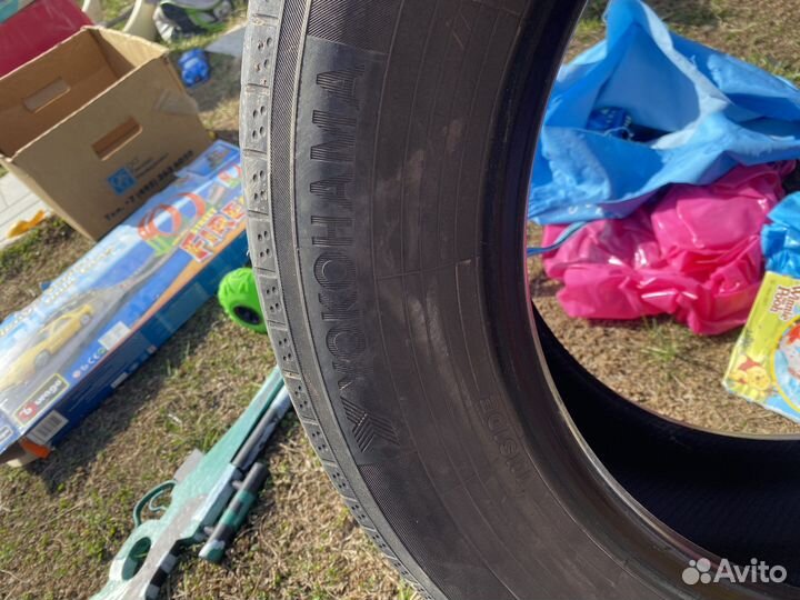 Yokohama 104ZR 215/65 R17