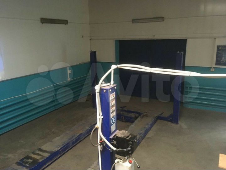 Гараж, > 30 м²