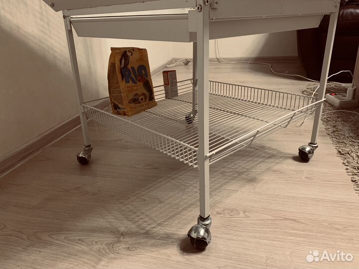 Большая стальная клетка для птиц