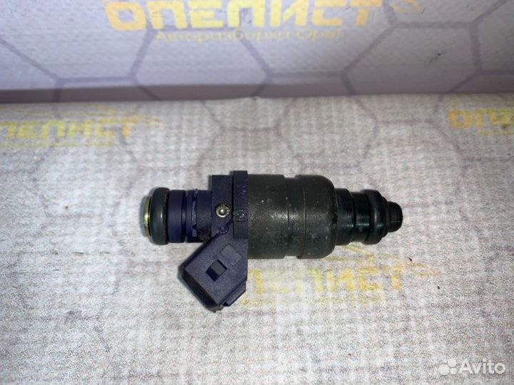 Форсунка топливная Opel Meriva A Z18XE