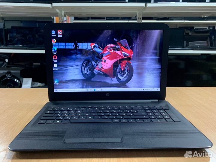 HP/i5 7200/4GB/AMD R5 M330/1000GB/15.6