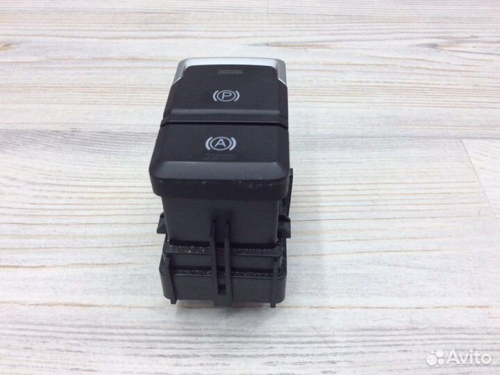 Кнопка стояночного тормоза Kaiyi E5 седан пробег