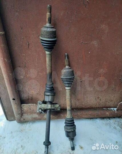 Полуось левая Peugeot 206 рест. 2006