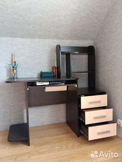 Компьютерный стол