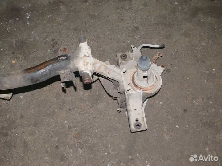 Моторная балка Chevrolet Niva 2005 1,7 л