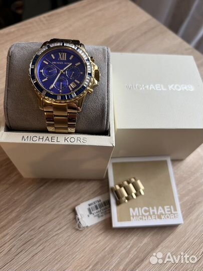 Часы женакие Michael kors