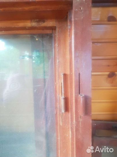 Деревянные окна со стеклами