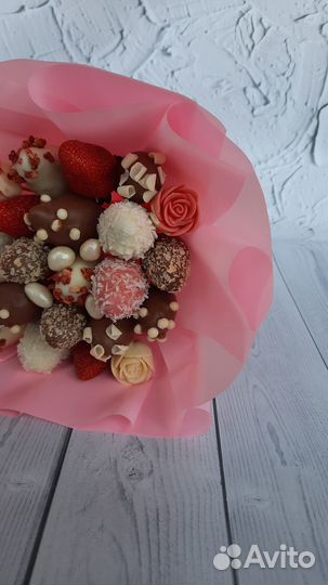 Клубничный букет