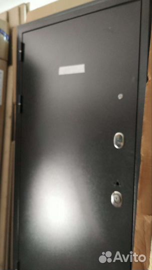 Дверь входная металлическая новая