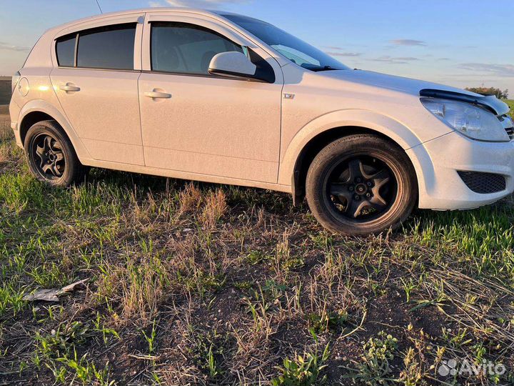Opel Astra 1.6 МТ, 2012, 140 000 км