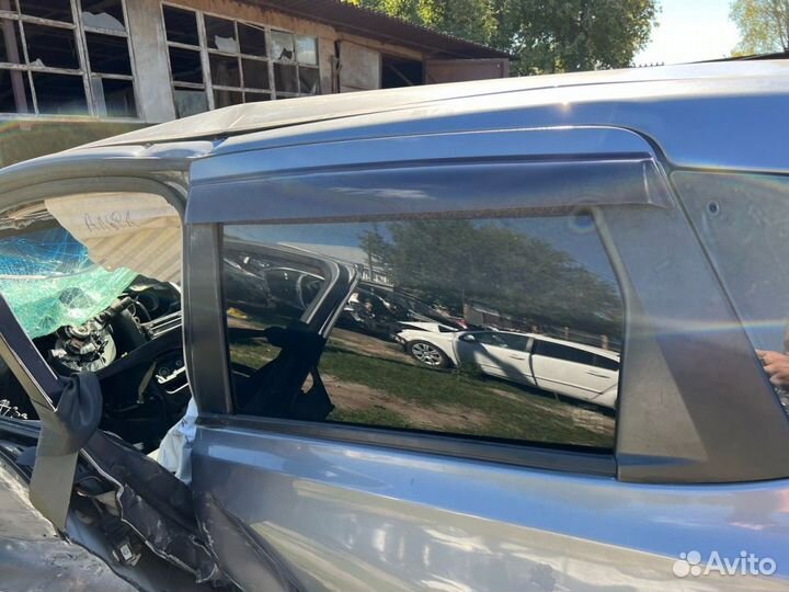 Стекло двери задней левой Nissan Qashqai J10