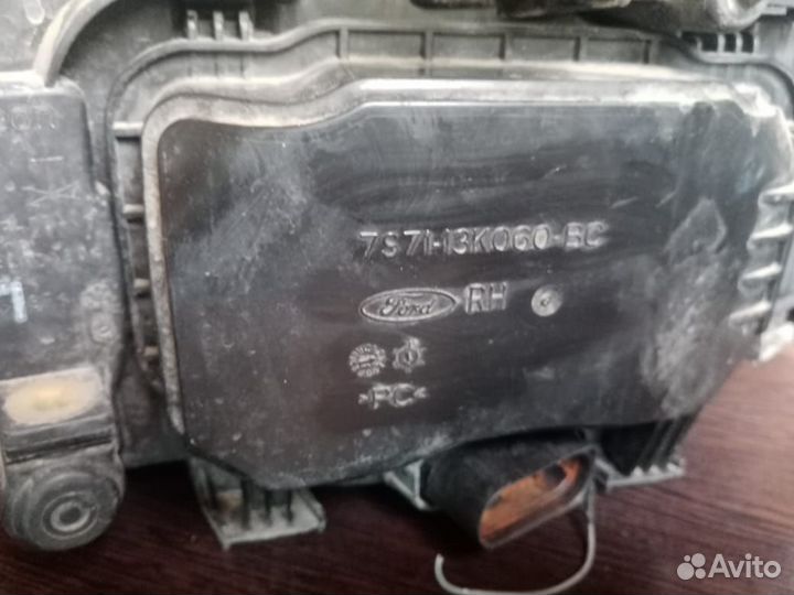 Фара правая Форд Мондео 4 ксенон