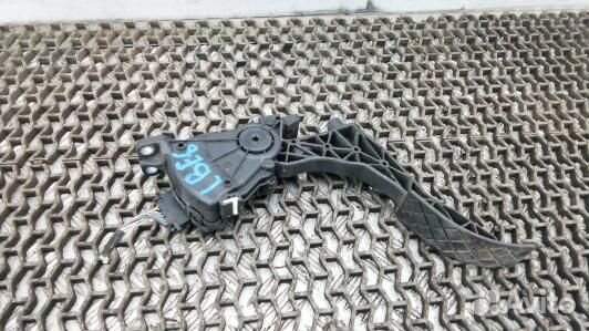 Педаль газа volkswagen bora 1 (LBE06NW01)