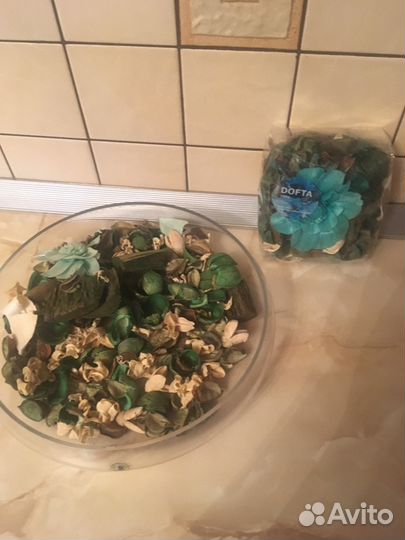 Ваза с декором натуральные шишки и и.д. Аромат