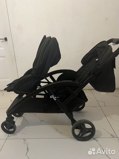 Коляска для погодок joie