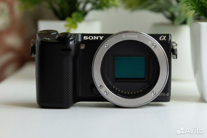 Sony NEX-5T Kit + Суперкомплект
