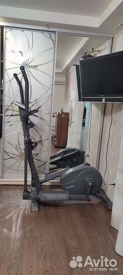 Эллиптический тренажер torneo