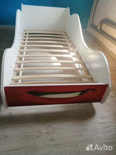 Детская кровать - машина в отличном состоянии