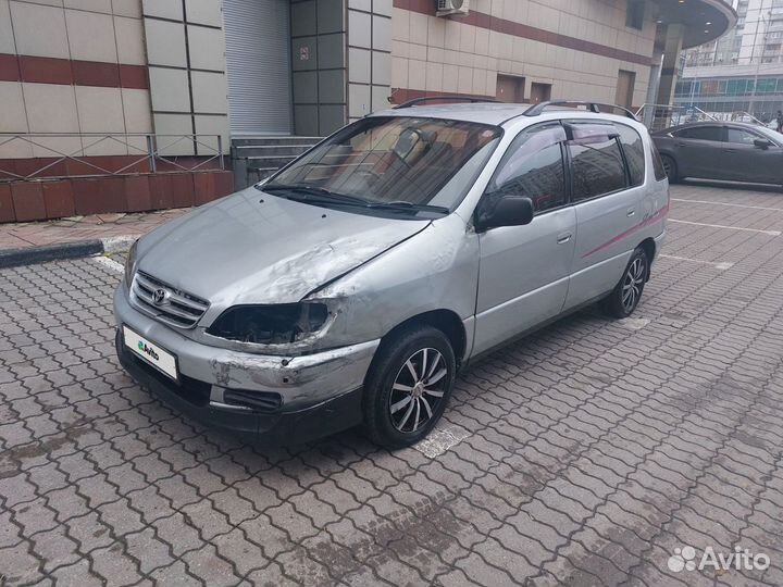 Toyota Ipsum 2.0 AT, 1995, 350 000 км