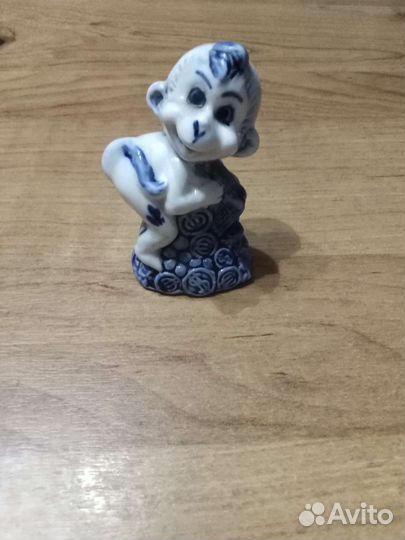 Статуэтки, сувениры