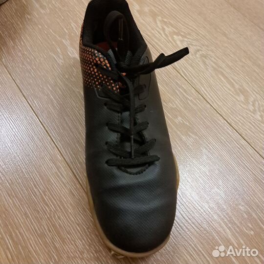 Футбольные бутсы для зала