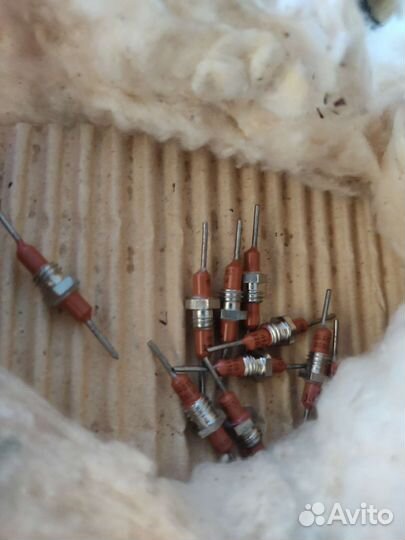 Конденсаторы ктп 2Аа м1500 разные номиналы