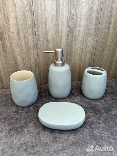 Наборы аксессуаров для ванной/керамика