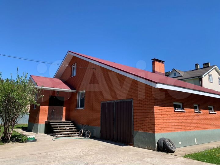 Дом 217 м² на участке 8 сот.