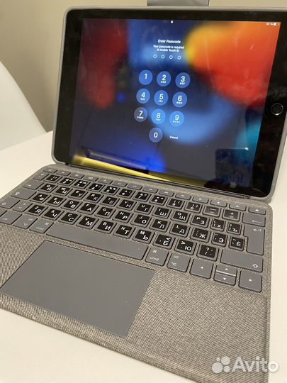 Клавиатура чехол Logitech combo touch для iPad