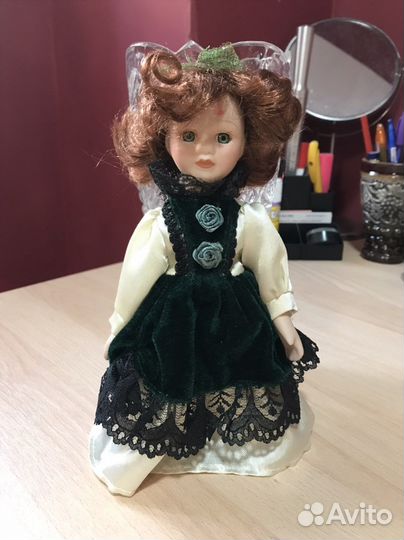 Кукла фарфоровая коллекционная