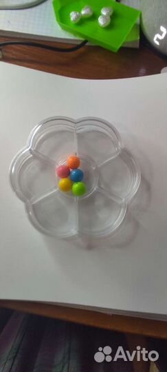 Органайзер цветок с бусинами