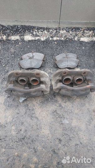 Супорта передние двухпоршневые Ауди 200