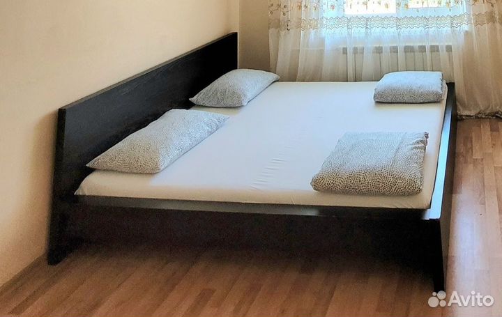 Кровать б/у Икеа с матрасом