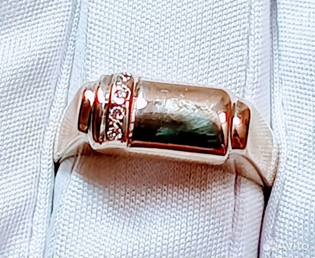 Золотое кольцо с камнем 18р