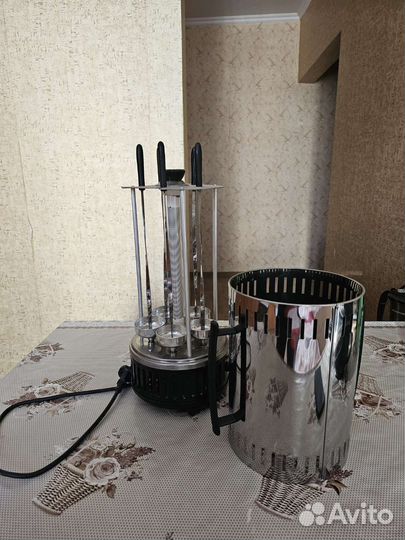 Электрошашлычница новая