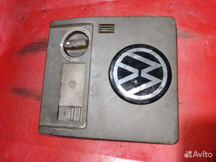 Плафон подсветки салона Audi 100 седан 2.5 AAT