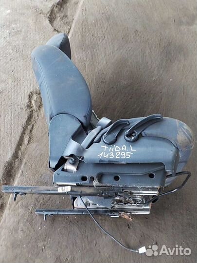 Сидение nissan tiida переднее левое