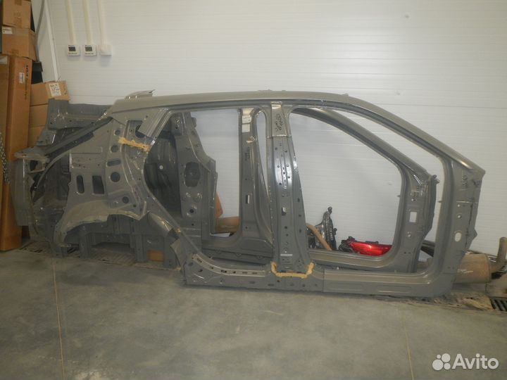 Панель боковая кузова/стойка правая Omoda C5