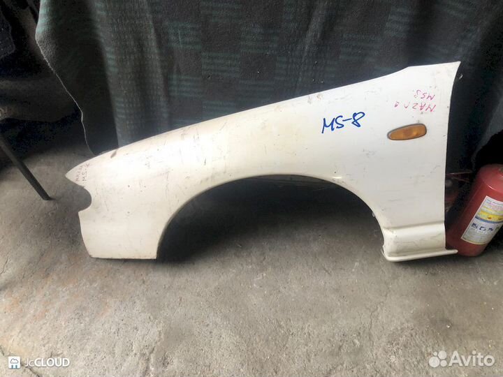 Крыло на mazda MS-8 mbep